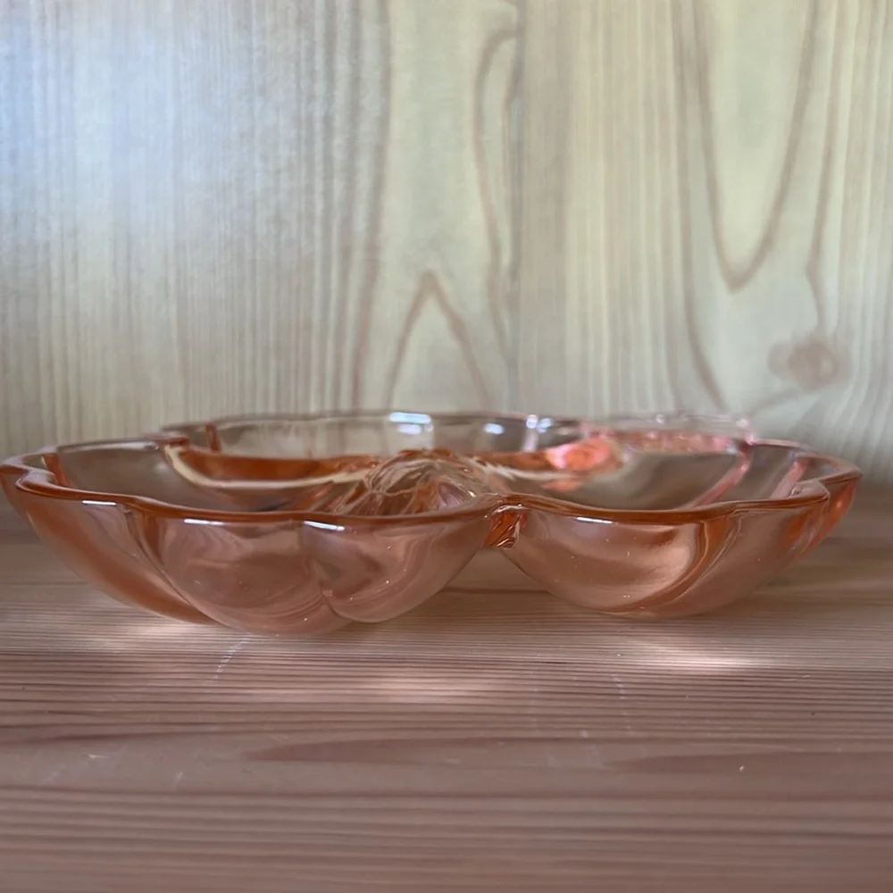 VINTAGE CARNIVAL GLASS! peachy/pink hibiscus flower/clover trinket dish 1960’s - Picture 3 of 5